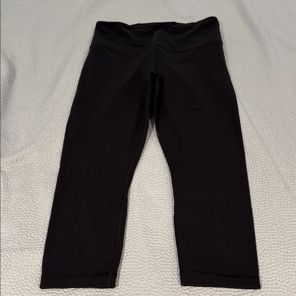 Athleta ultra high rise Elation Capri. Never worn